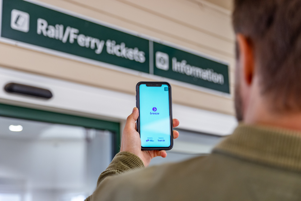 BREEZE APP EXPANDS TRANSPORT OPTIONS WITH WIGHTLINK FERRIES