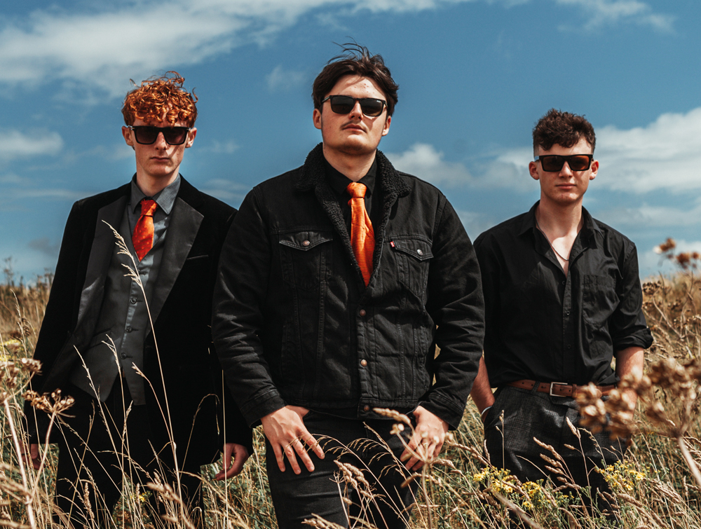 ISLE OF WIGHT ROCK BAND 5 DEGREES NORTH RELASE NEW SINGLE