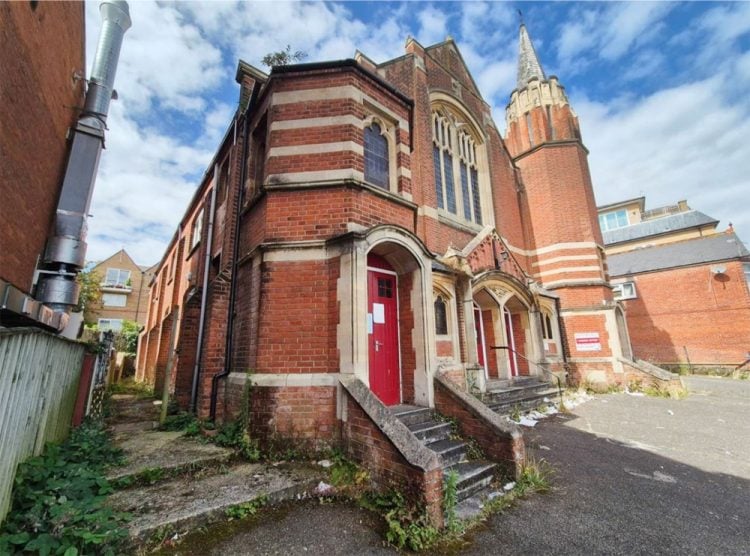 LOUNGERS LOOK SET TO TRANSFORM FORMER COWES CHURCH INTO RESTAURANT