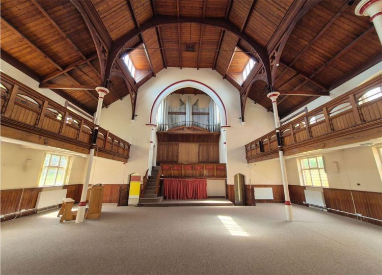 LOUNGERS LOOK SET TO TRANSFORM FORMER COWES CHURCH INTO RESTAURANT