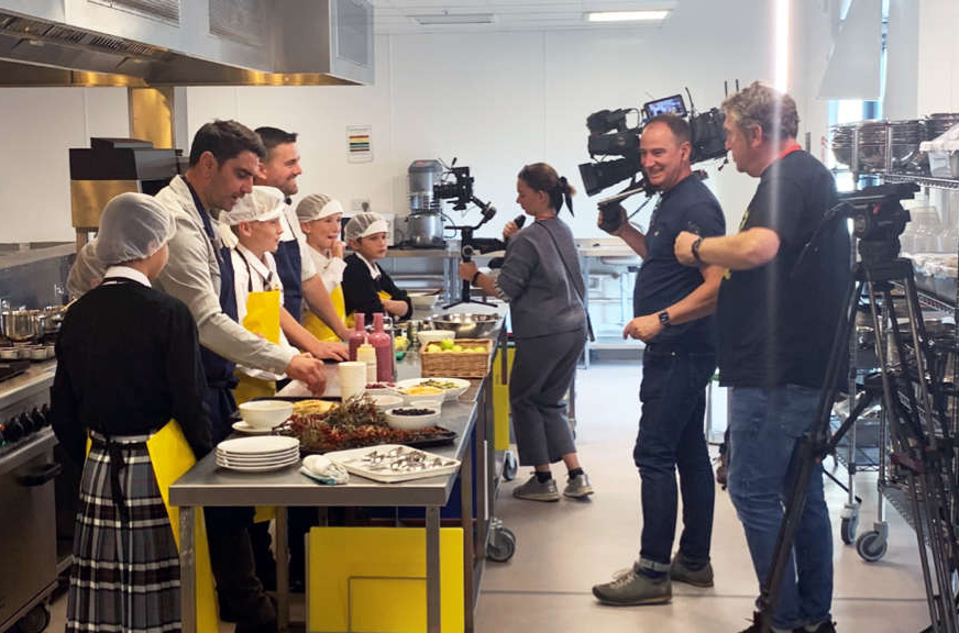 COWES STUDENTS BACK ON BBC TV WITH CHEF ROBERT THOMPSON