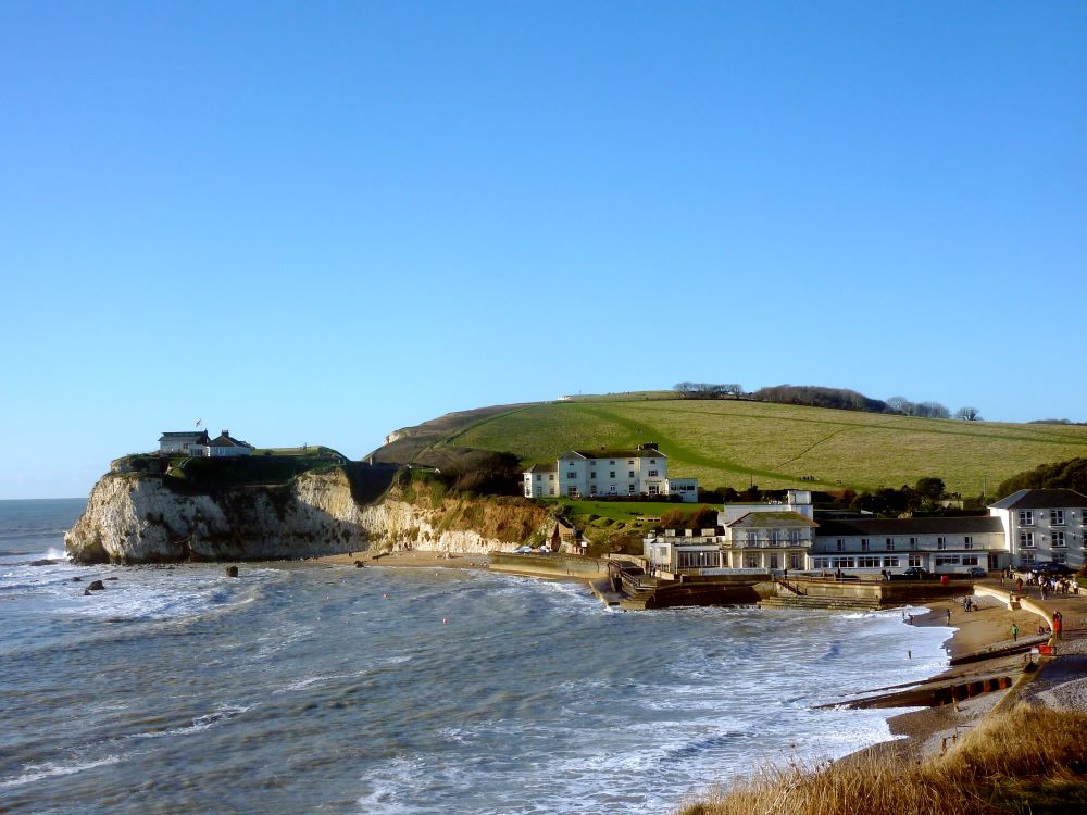 FRESHWATER BAY NAMED AS SECOND BEST PLACE TO PADDLEBOARD IN UK