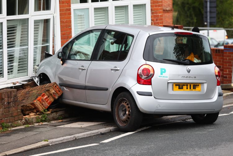 NEWLY QUALIFIED DRIVER CAREERS INTO HOUSE AT NETTLESTONE GREEN