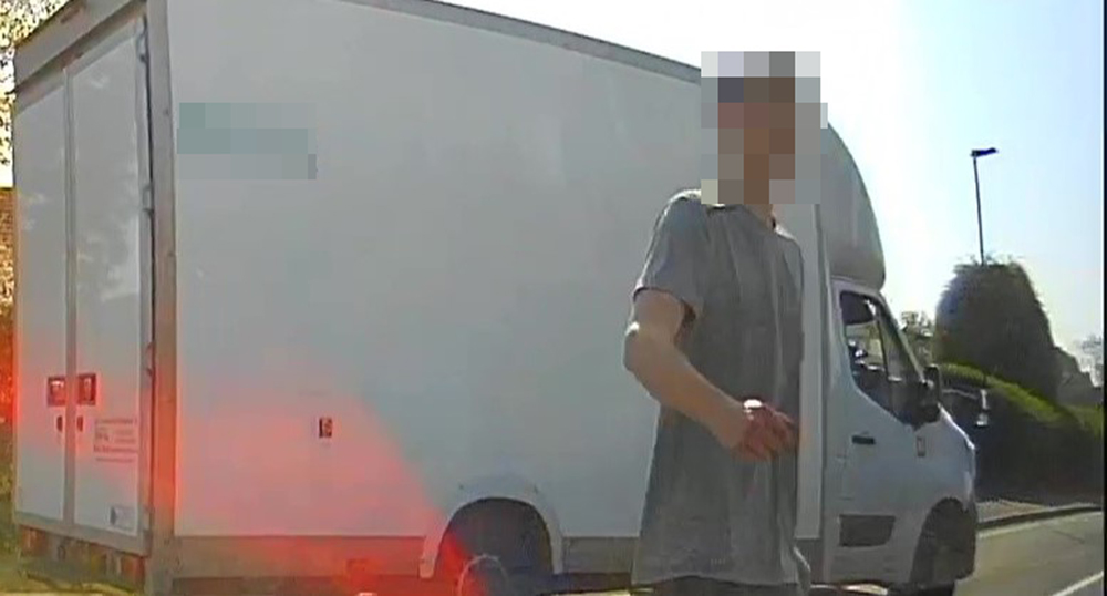 POLICE INVESTIGATE ABUSIVE BEHAVIOUR TO LEARNER DRIVER AFTER HORN TOOT