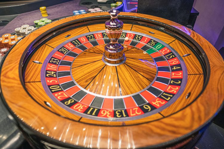 PLAYING CASINO GAMES ONLINE: SEPARATING FACTS FROM MYTH