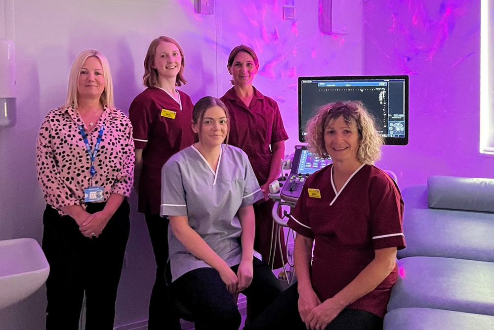 FRIENDS FUND LIGHT PROJECTOR FOR ULTRASOUND PATIENTS