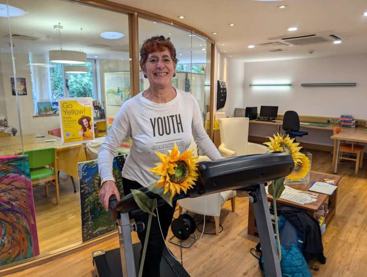 ISLANDERS ENCOURAGED TO GO YELLOW FOR MOUNTBATTEN