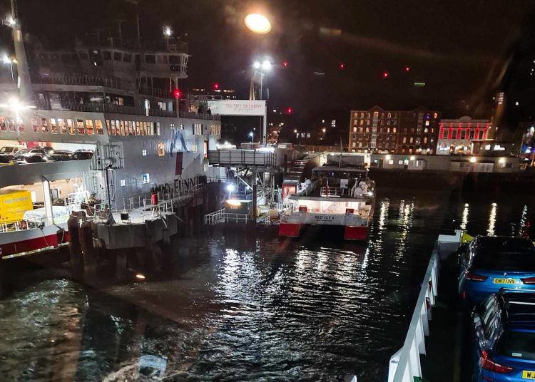 UPDATED: RED FUNNEL SUSPENSION AS SOUTHAMPTON TERMINAL HIT BY GANGWAY TROUBLES