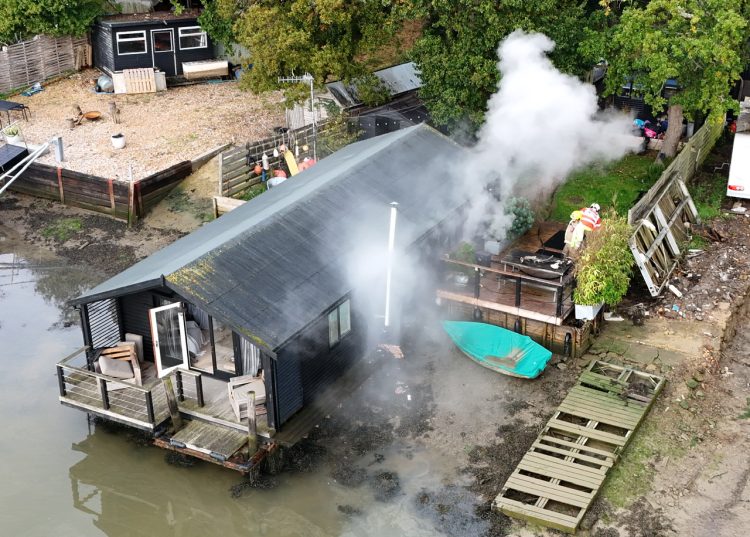 CREEKSIDE PROPERTY FIRE IN WOOTTON BEING TACKLED BY ISLAND CREWS