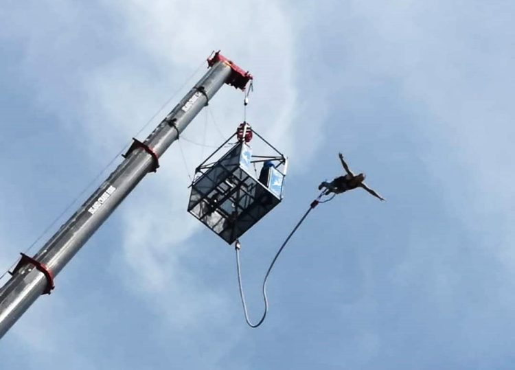 ISLAND DAREDEVILS RAISE £25,000 FOR WESSEX CANCER SUPPORT 