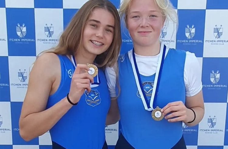 SHANKLIN AND NEWPORT SEE SUCCESS IN FINAL REGATTA OF THE SEASON