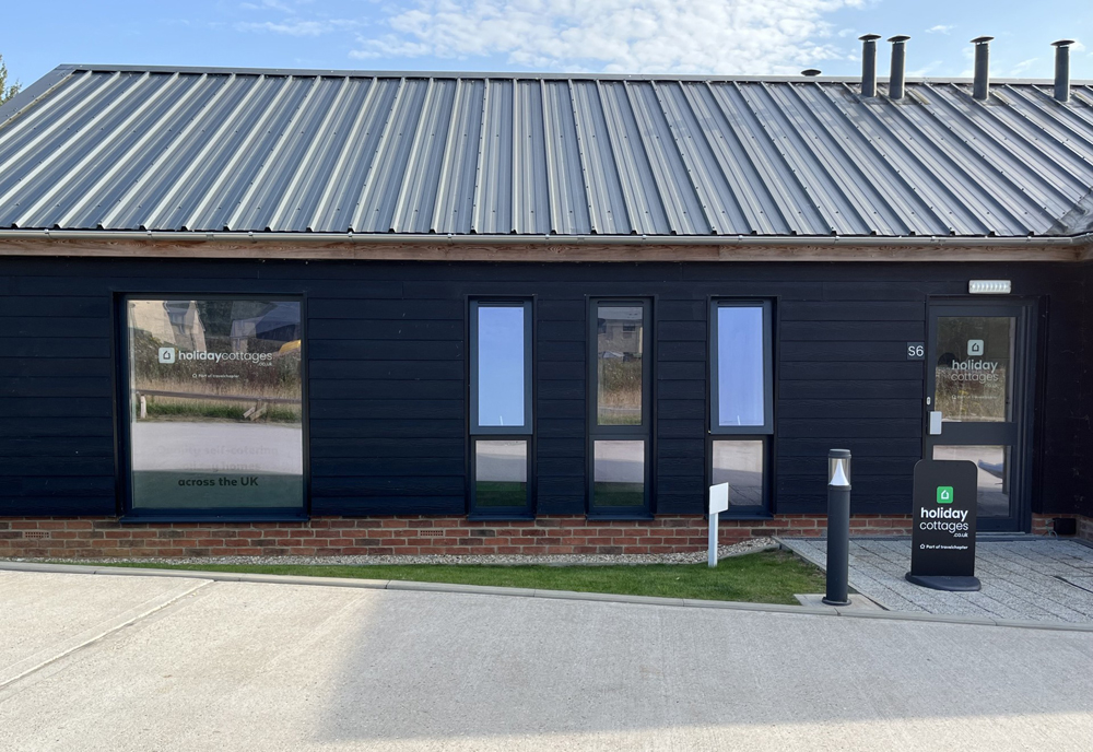 HOLIDAY LETTING AGENCY OPENS NEW ISLE OF WIGHT OFFICE AT BRANSTONE