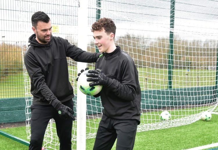FORMER PREMIER LEAGUE GOALKEEPING COACH COMING TO COWES