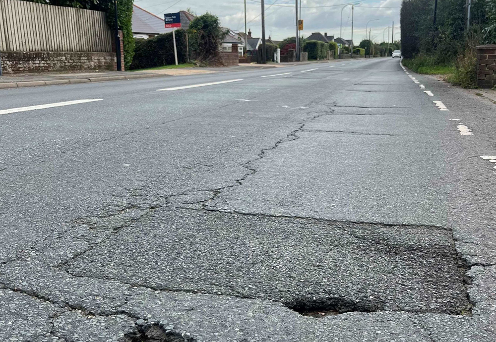 AUTUMN RESURFACING WORKS PROGRAMME TO BEGIN WITH NEWPORT-COWES ROAD SCHEME