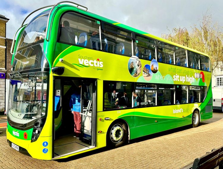 SOUTHERN VECTIS DRIVERS PROUDLY WEARING POPPIES DURING PERIOD OF REMEMBRANCE