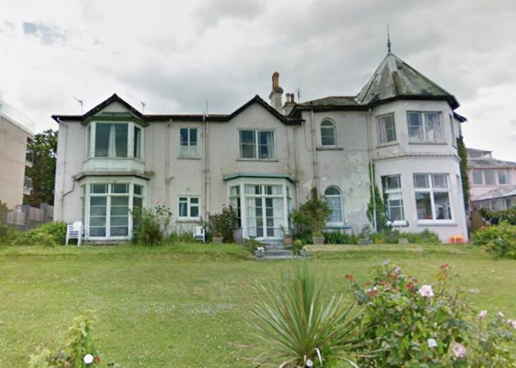 FRESH PLANS FOR COWES’ HAMLET COURT PUT BEFORE PLANNERS