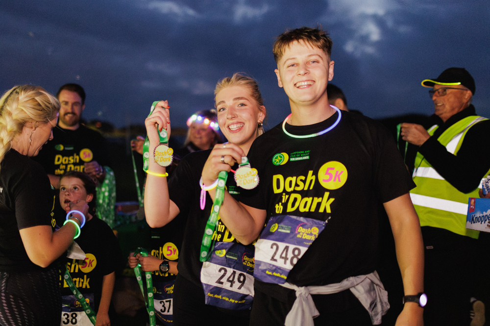 500 ISLANDERS LIGHT UP AIR AMBULANCE’S DASH IN THE DARK