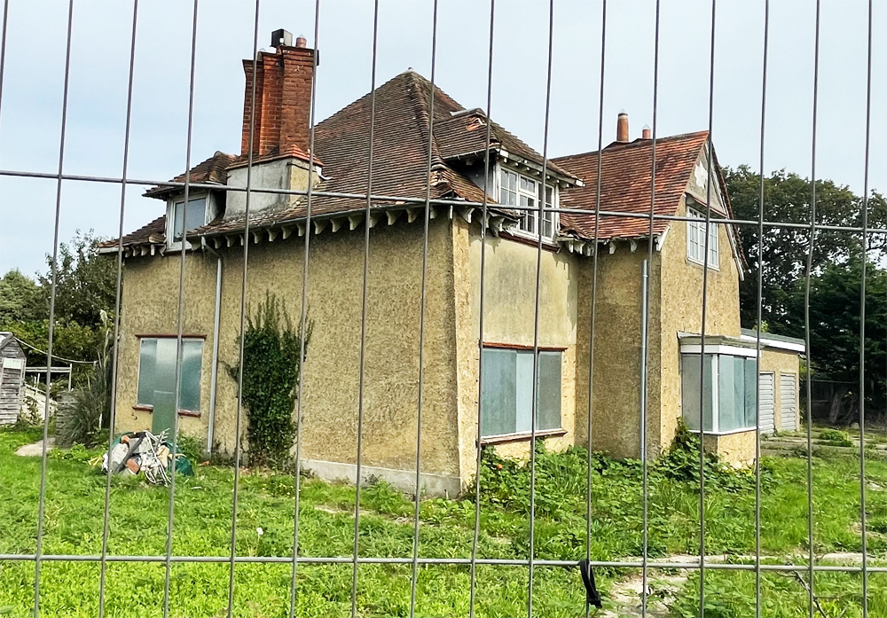 ‘KEEP OUT OF EMPTY BUILDINGS’ WARNS LOCAL SAFETY PARTNERSHIP