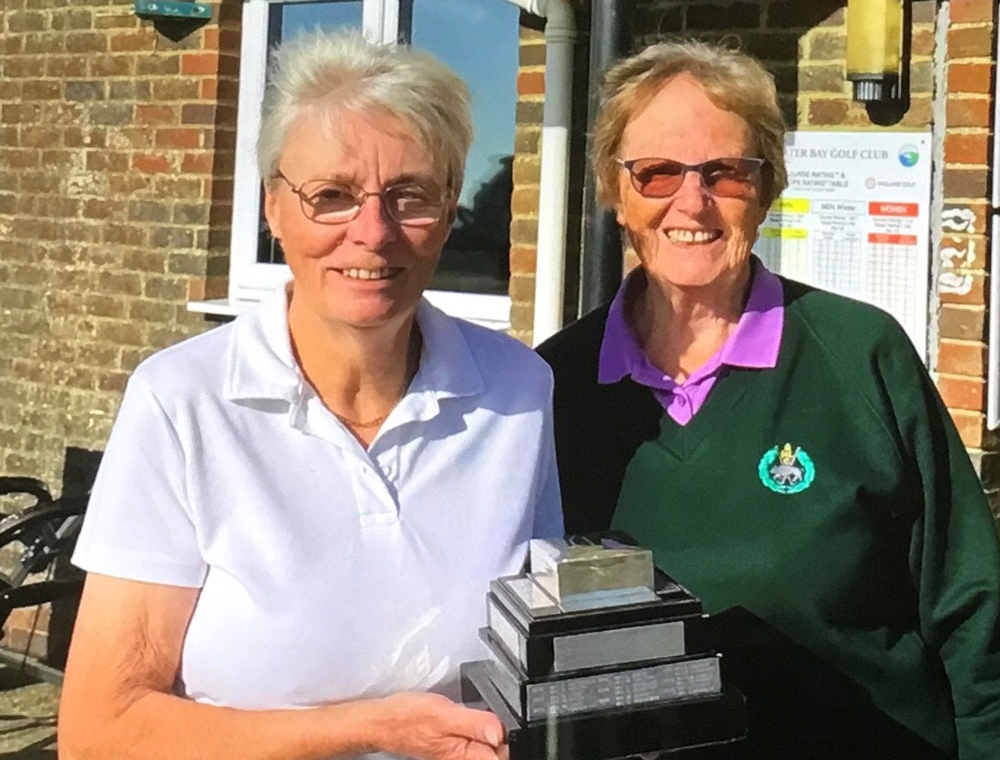 LIZ AND ANN TAKE TROPHY WIN AT HOCKLEY