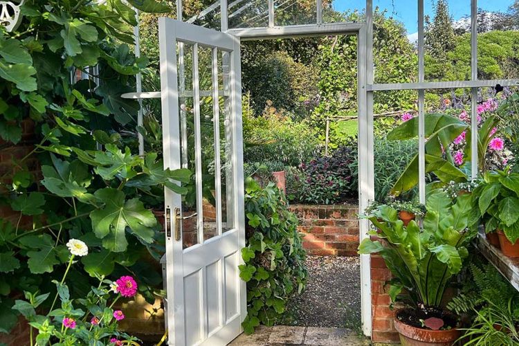 FARRINGFORD PICKS UP REGIONAL WIN IN RHS PARTNER GARDEN OF THE YEAR AWARD