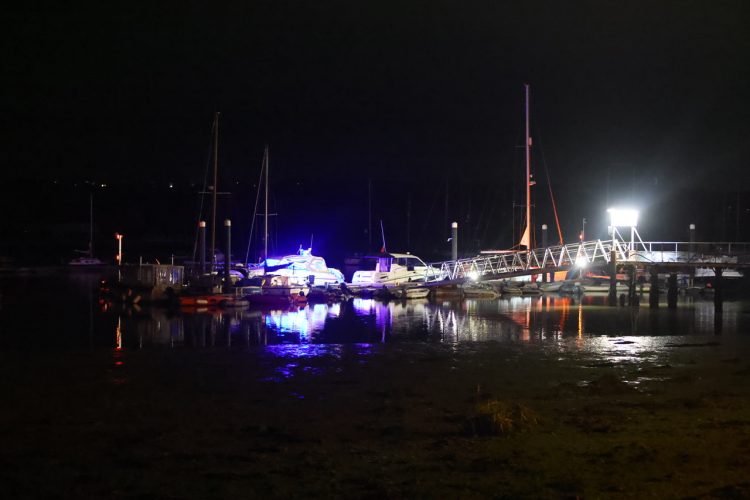 BOAT FIRE AT THE FOLLY SEES EMERGENCY CREWS RESPOND