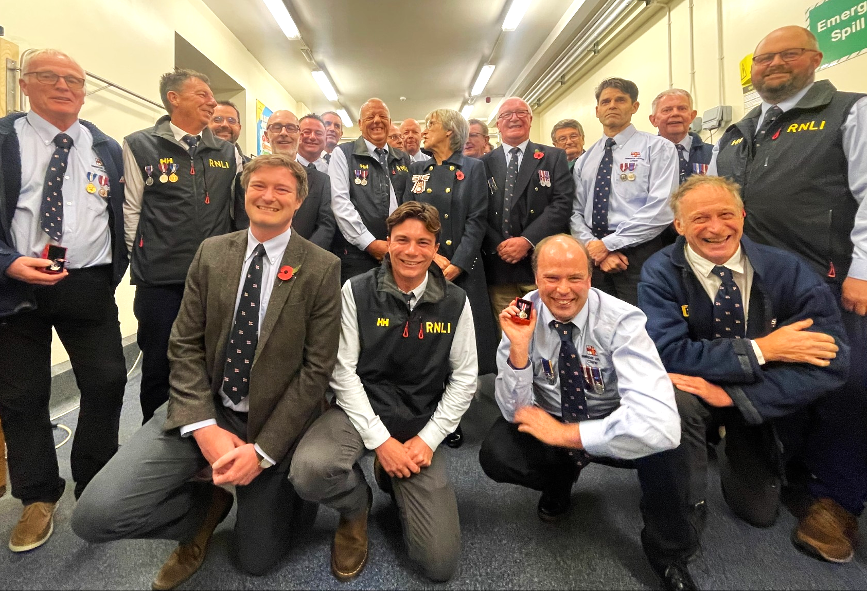 BEMBRIDGE RNLI CREWS’ DEDICATION TO SAVING LIVES AT SEA HONOURED