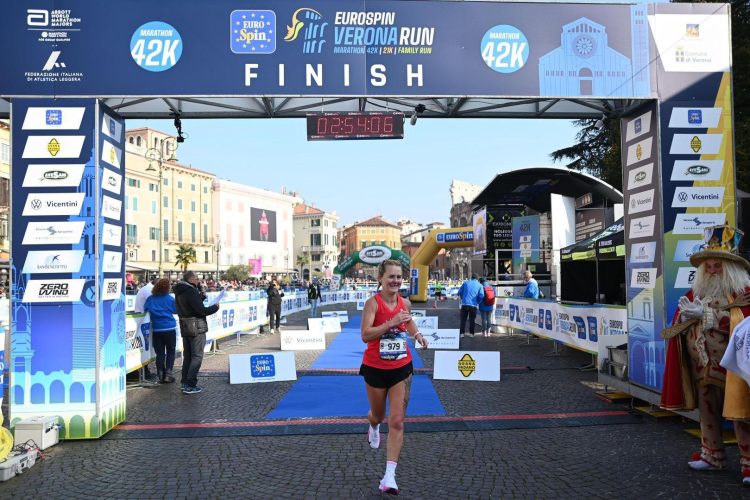 RYDE HARRIER CARLY FINISHES 2ND IN VERONA MARATHON