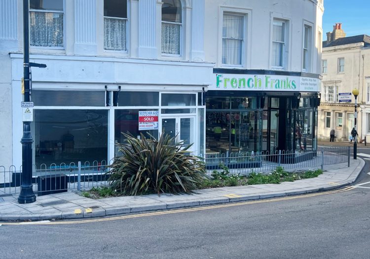 FRENCH FRANKS EYES UP EXPANSION OF POPULAR DELI IN RYDE