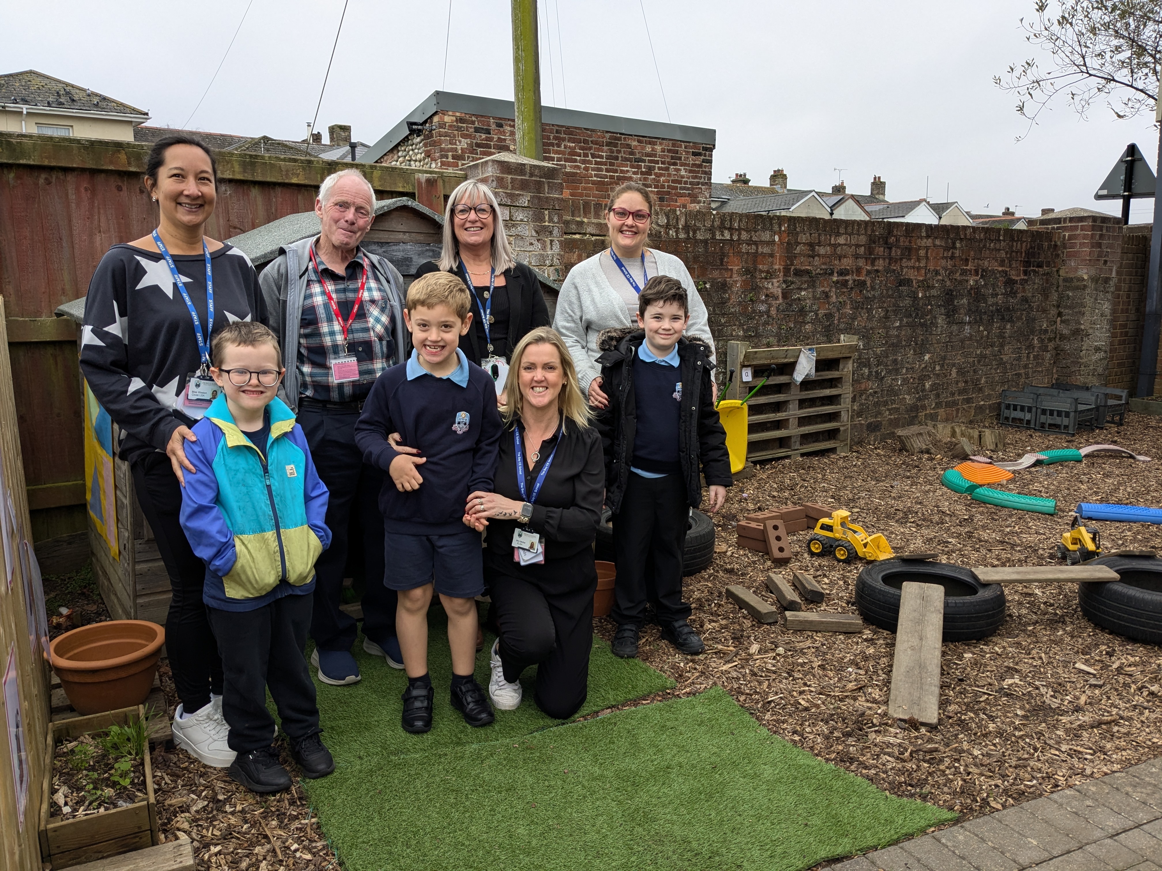 BAY CE SCHOOL CHILDREN BENEFIT FROM DIXCEY LANDSCAPES’ GENEROSITY