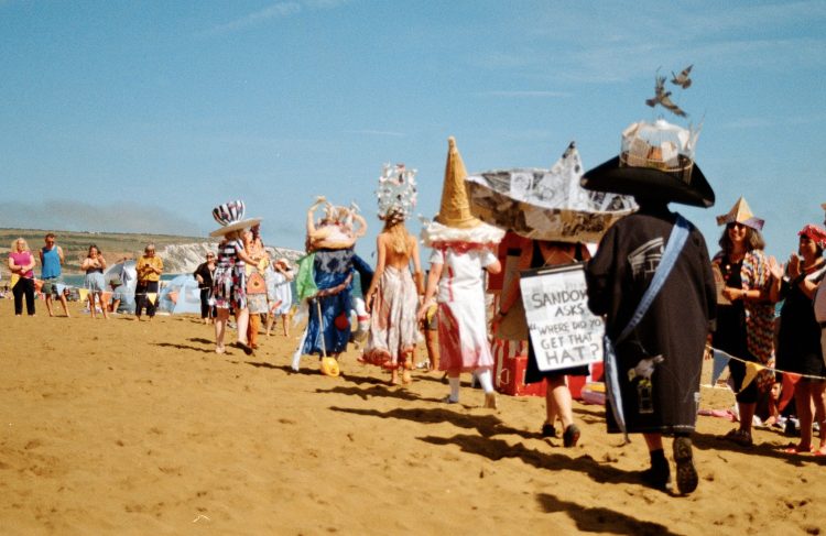 SPECTACULAR SANDOWN HATS GO ON SHOW AT QUAY ARTS