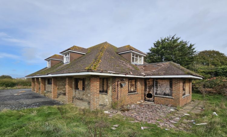 ‘SMELLY FARM’ PROPERTY THAT HAS SAT EMPTY LOOKS SET TO BE DEMOLISHED