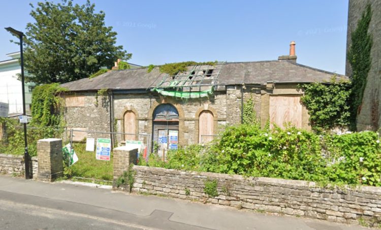 ISLE OF WIGHT COUNCIL GRANT PERMISSION TO DEMOLISH 19TH CENTURY WALL
