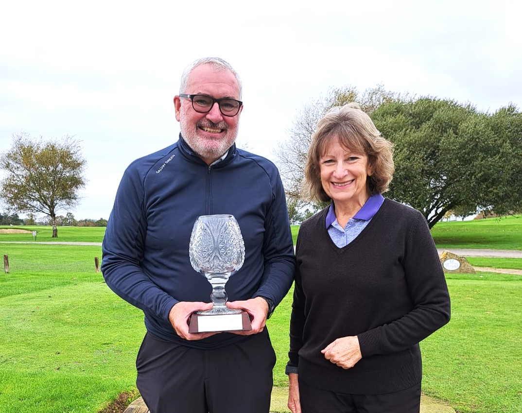 DARREN ABBOTT TAKES WESTRIDGE GOLF CLUB’S NOVEMBER VASE