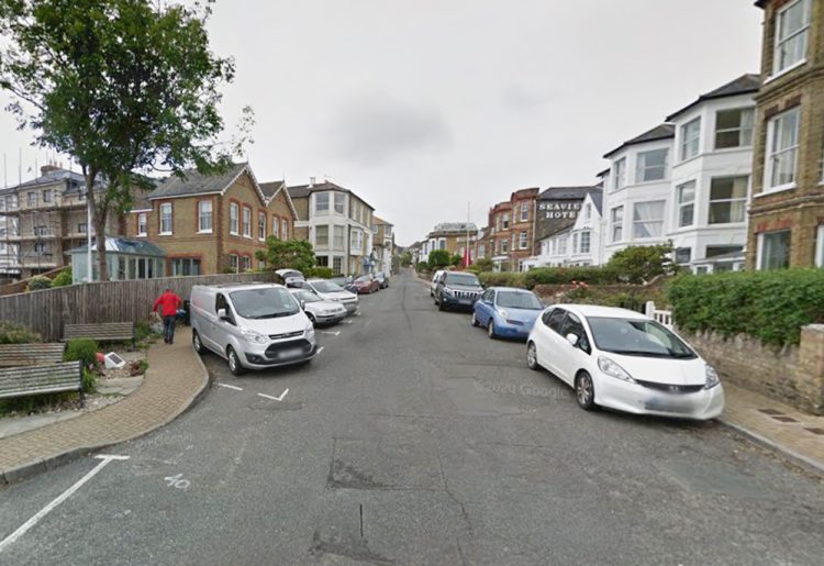 PARKING RESTRICTIONS WILL COME INTO FORCE ON SEAVIEW’S HIGH STREET