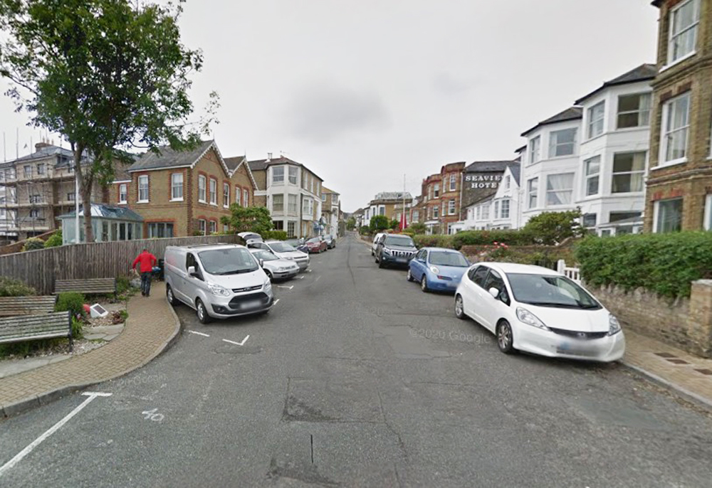 PARKING RESTRICTIONS WILL COME INTO FORCE ON SEAVIEW’S HIGH STREET