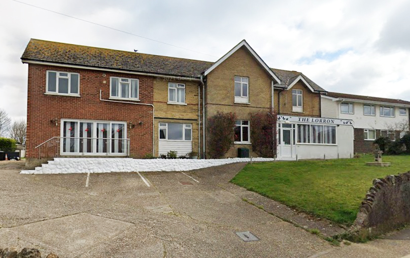 PART OF HOTEL IN LAKE COULD BE TRANSFORMED INTO 3 RESIDENTIAL FLATS