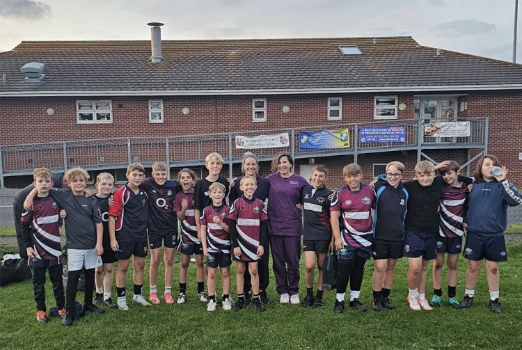 ALL SMILES AS YOUTH RUGBY CLUB TEAMS UP WITH LOCAL DENTIST DENBIGH HOUSE