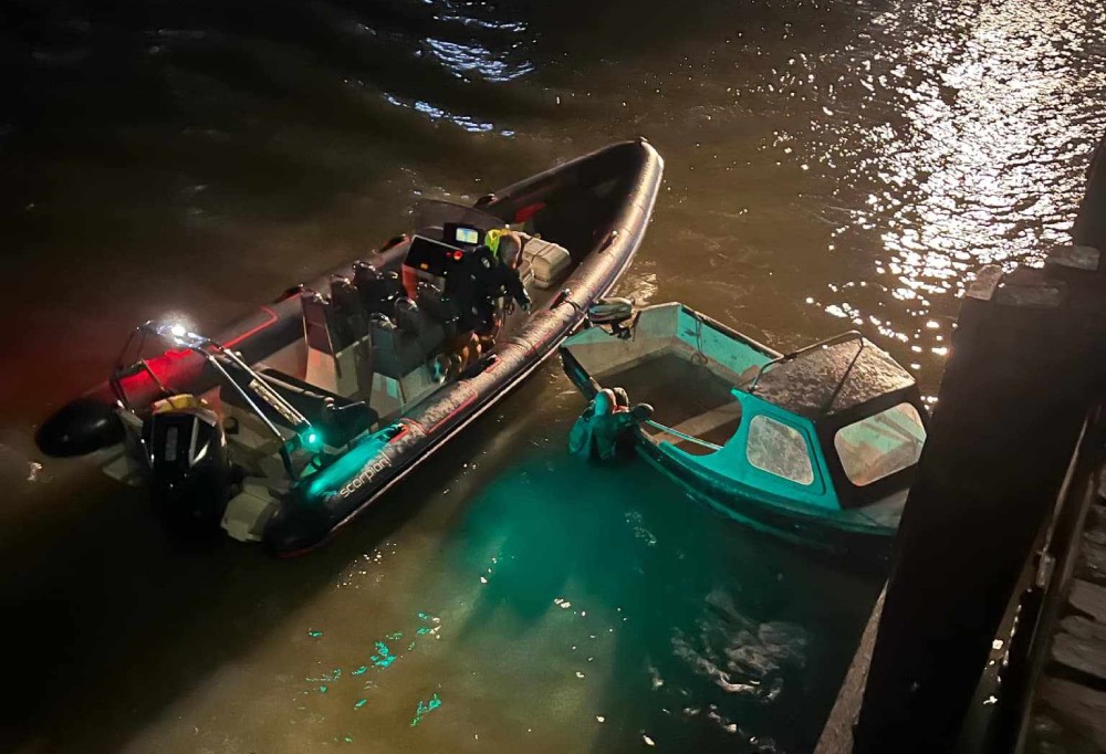 MAN AND DOG OVERBOARD ON THE RIVER MEDINA PROMPTS COASTGUARD RESPONSE