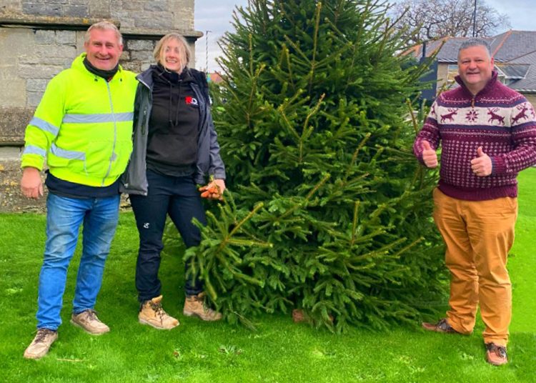 CHRISTMAS CHEER RESTORED IN RYDE THANKS TO LOCAL FIRM’S KIND DONATION
