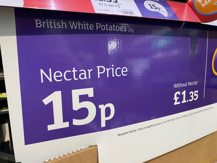 8P SPUDS FOR YOUR CHRISTMAS DINNER: THE SUPERMARKET FESTIVE PRICE WARS