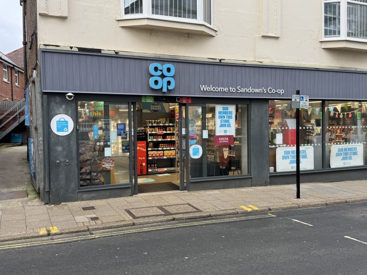 Sandown Coop