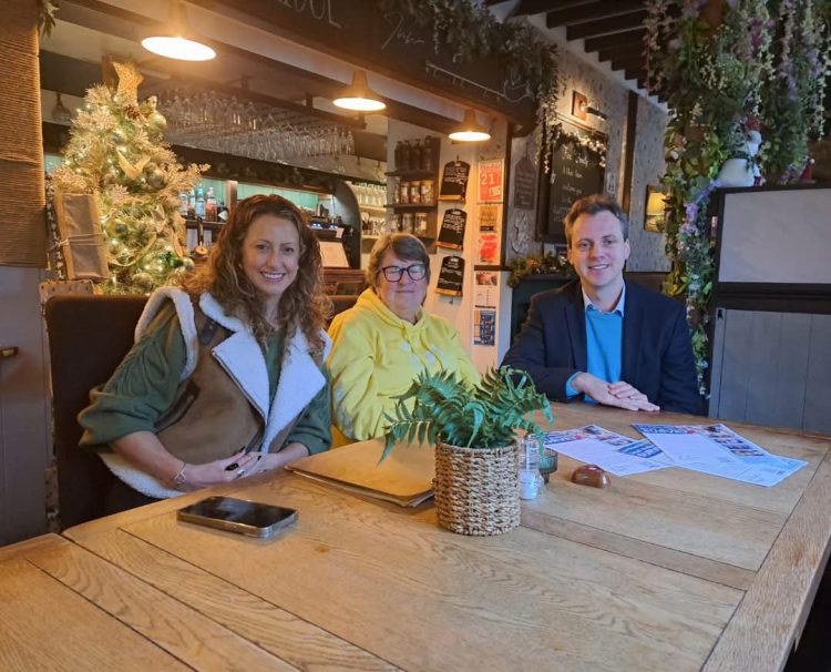 MP ROBERTSON CALLS FOR FREEZE IN PARKING FARES FOLLOWING SMALL BUSINESS SATURDAY