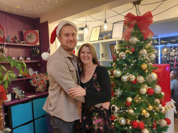 VOLUNTEERS RALLY TO SERVE UP SPECIAL LUNCH FOR ISLANDERS ALONE ON CHRISTMAS DAY