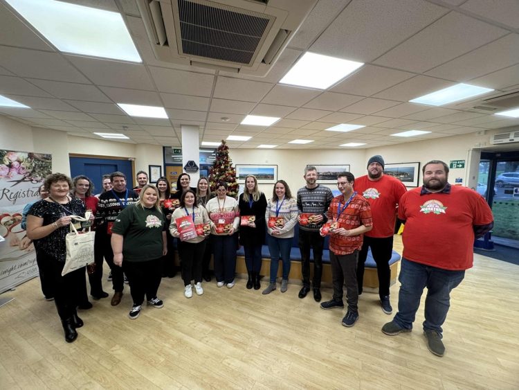 MINCE PIES DELIVERY FESTIVE SUCCESS FOR WIGHT BRAINY BUNCH