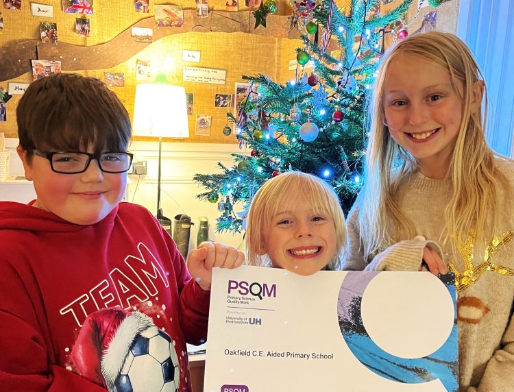 PRESTIGIOUS PRIMARY SCIENCE QUALITY MARK AWARDED TO OAKFIELD CE PRIMARY