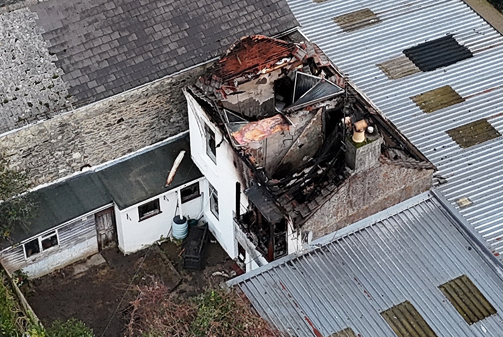 POLICE CALLED IN AS INVESTIGATION INTO RYDE PROPERTY BLAZE BEGINS