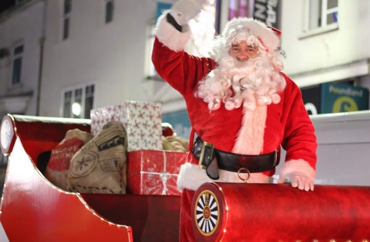 ROUND TABLE’S SANTA AND SLEIGH RAISE OVER £4,000 FOR ISLE OF WIGHT CHARITIES