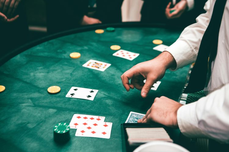 LEARN EVERYTHING YOU NEED TO KNOW ABOUT BLACKJACK