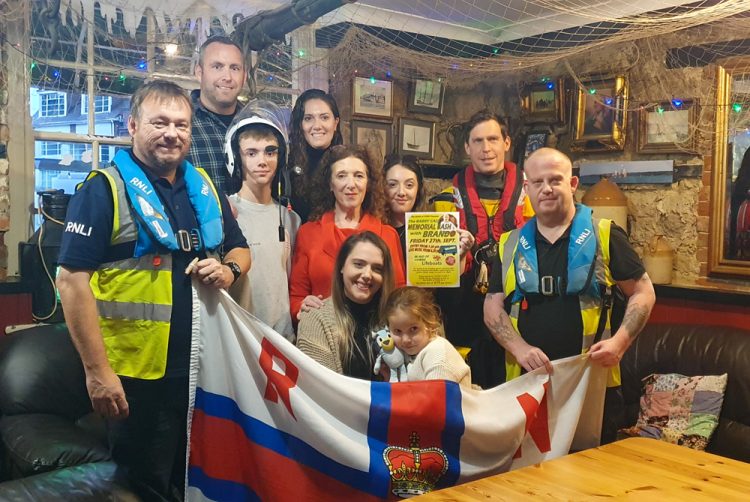 ANNUAL ‘BARRY’S BASH’ RAISES THOUSANDS FOR COWES RNLI