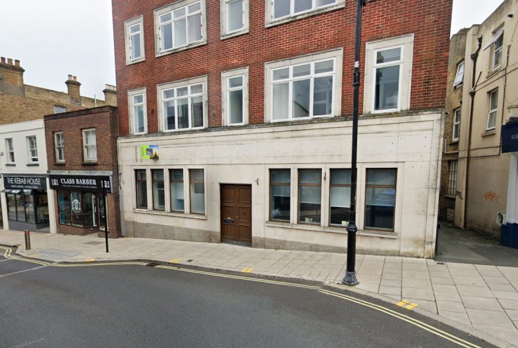 NHS DENTAL PRACTICE TO INJECT NEW LIFE INTO FORMER BARCLAYS BANK IN RYDE